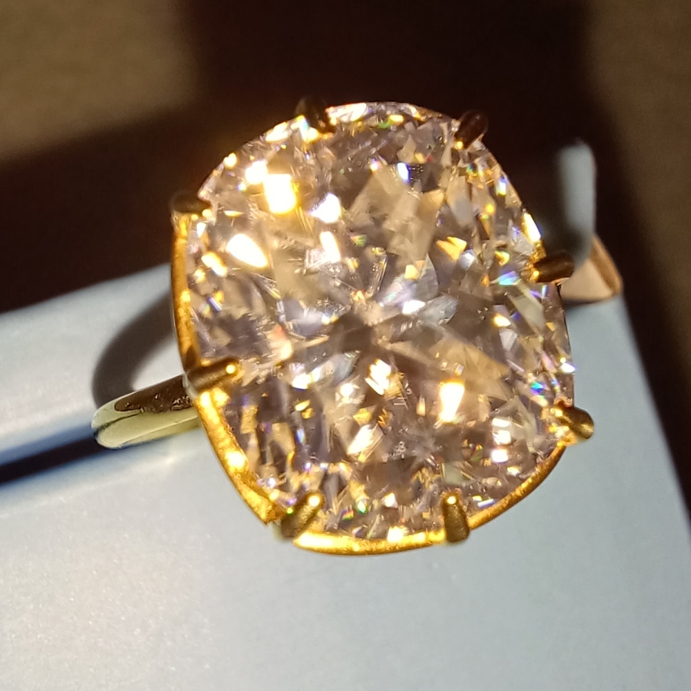 Elegant Cushion Cut Moissanite Women's Ring